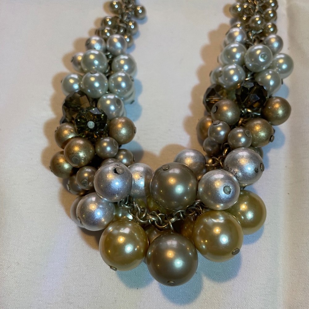 NWT Lia Sophia pearl cluster necklace
